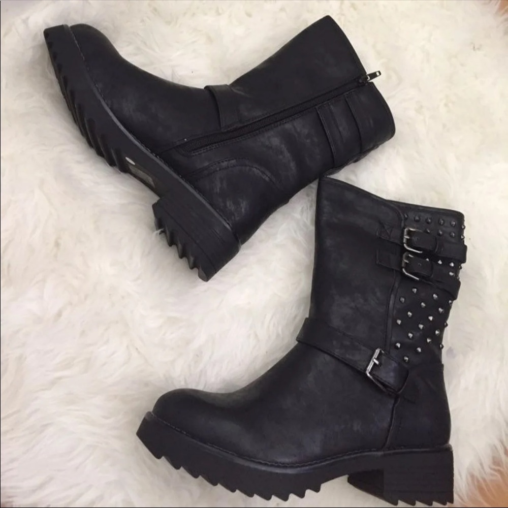 Brand new black boots